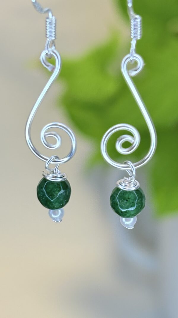 ⁦עגילי אורנה- ירוק⁩ – תמונה ⁦3⁩