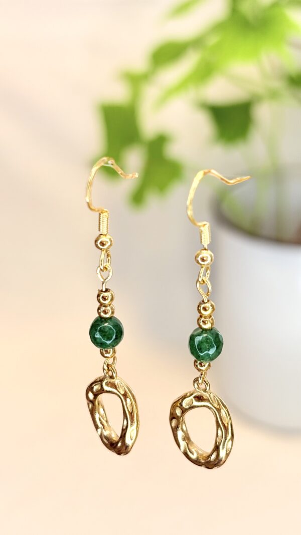 ⁦עגילי מאי⁩ – תמונה ⁦2⁩